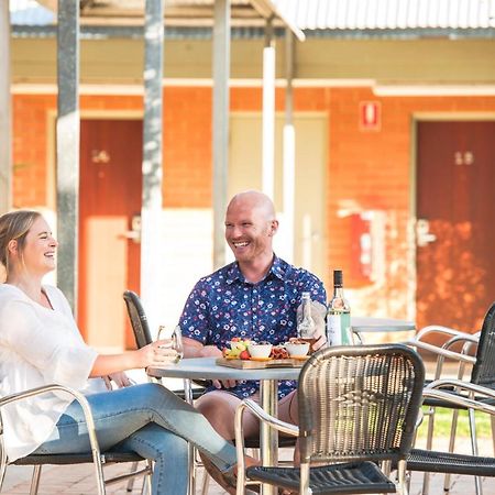 Strath Motel Strathalbyn Esterno foto