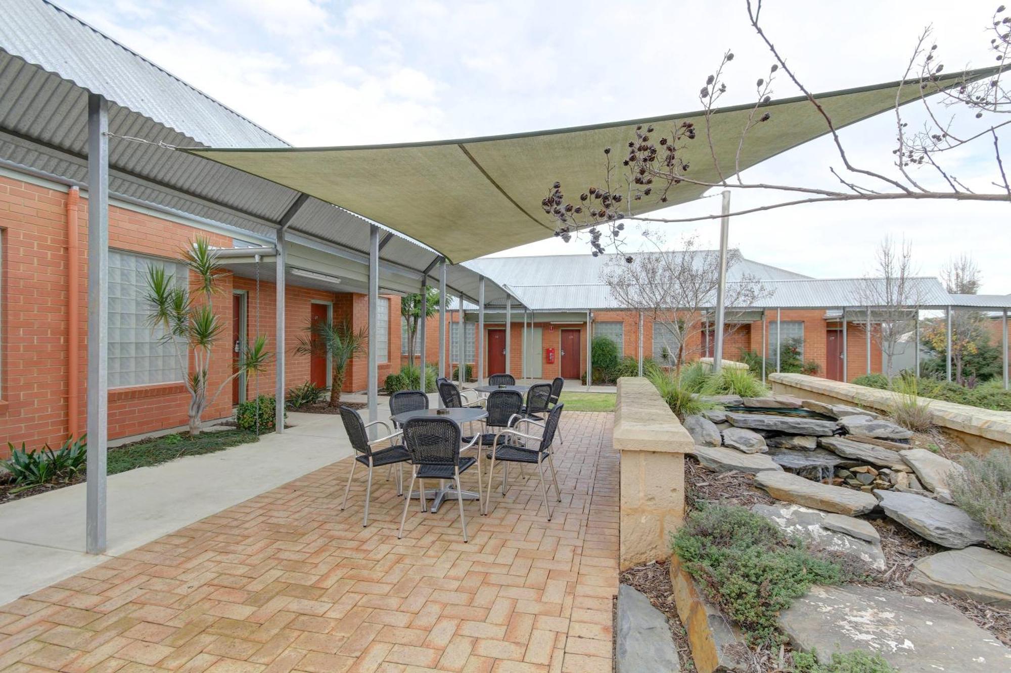 Strath Motel Strathalbyn Esterno foto